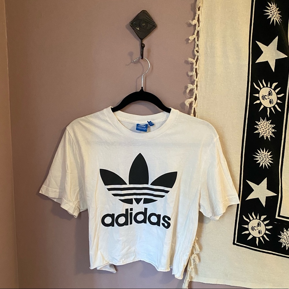 Cropped Adidas Tee
